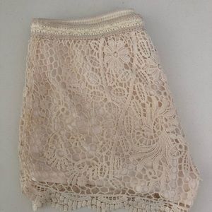 White lace flower shorts
